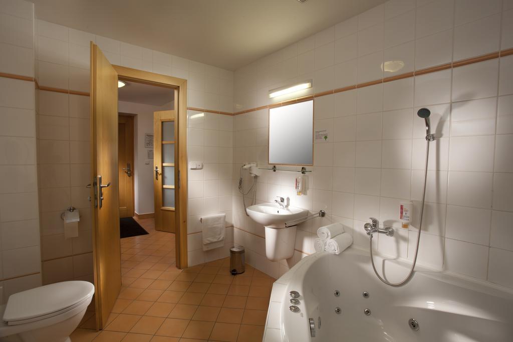 Hotel Kravi Hora โบเรติตเซ ภายนอก รูปภาพ